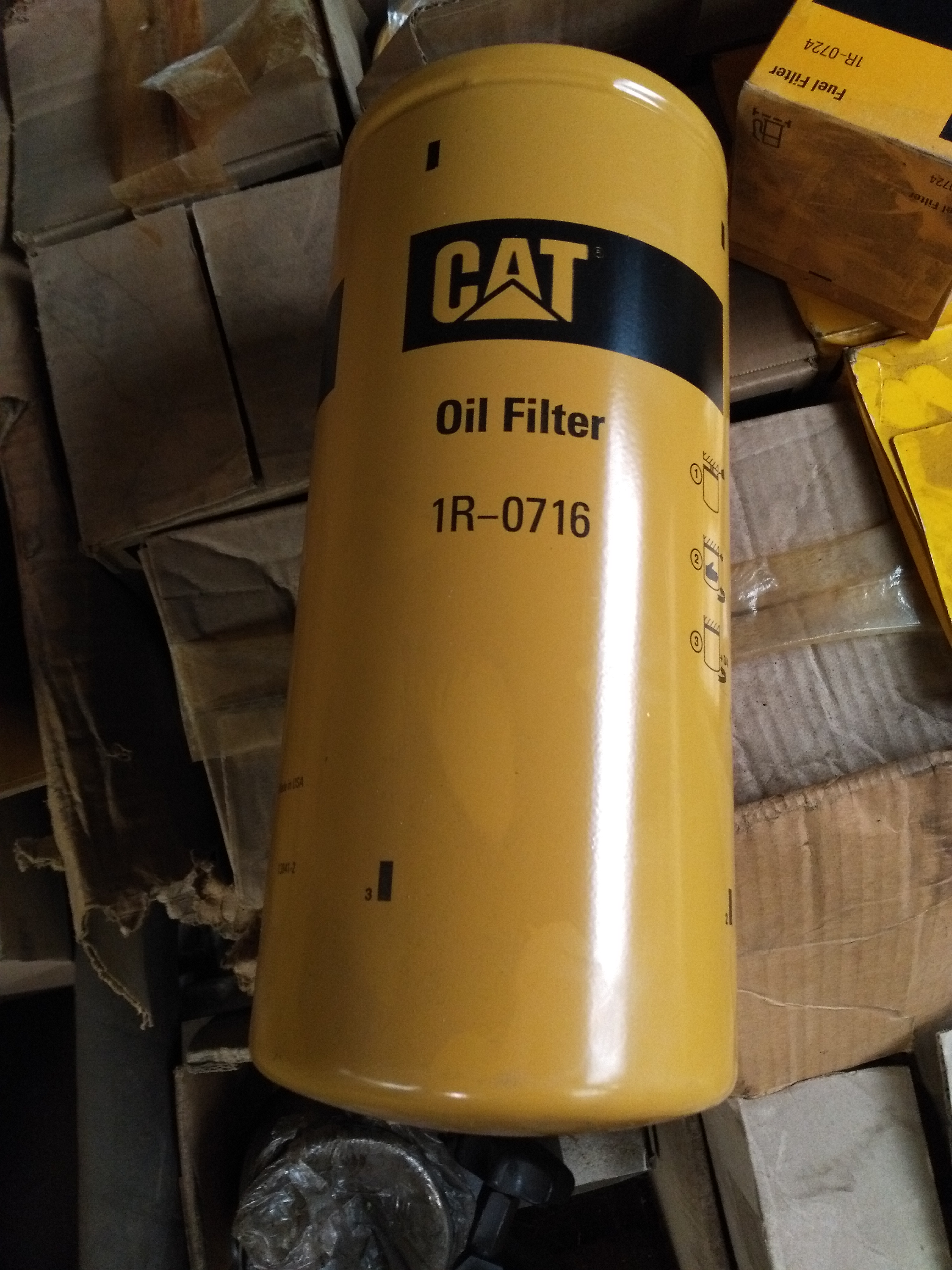  Oil  filter  fuel  filter  Caterpillar  Meca Collect